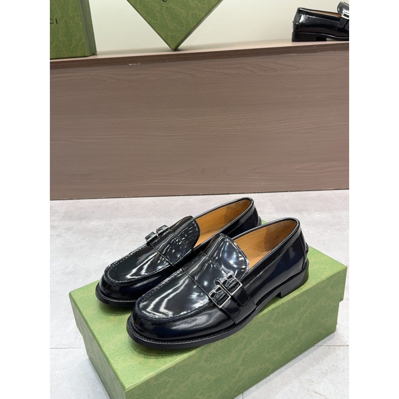 G*u*i leather shoes